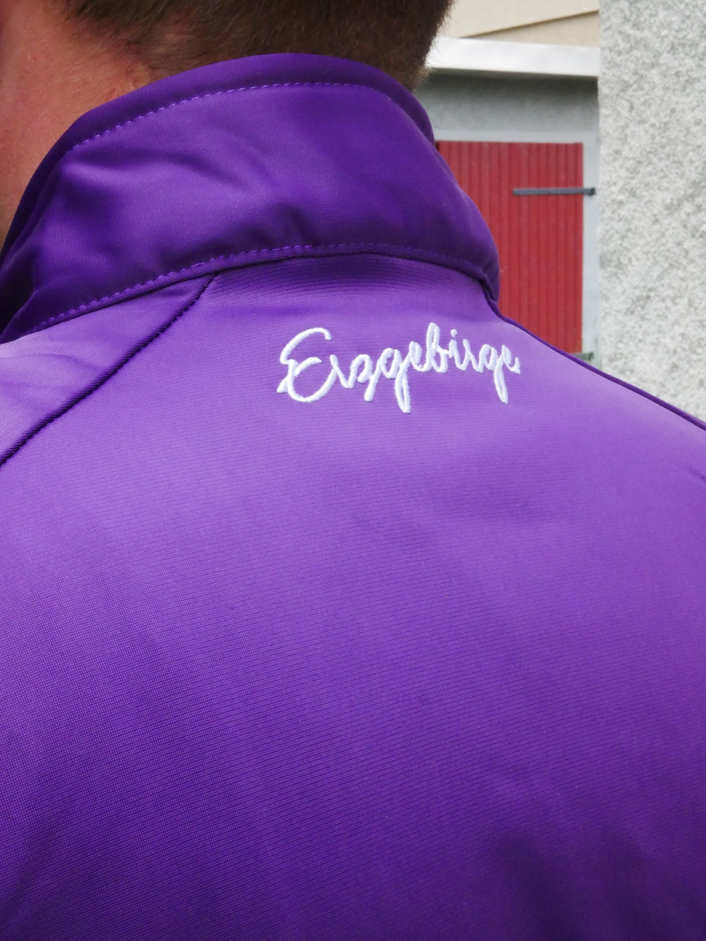 Trainingsjacke (normale Passform)